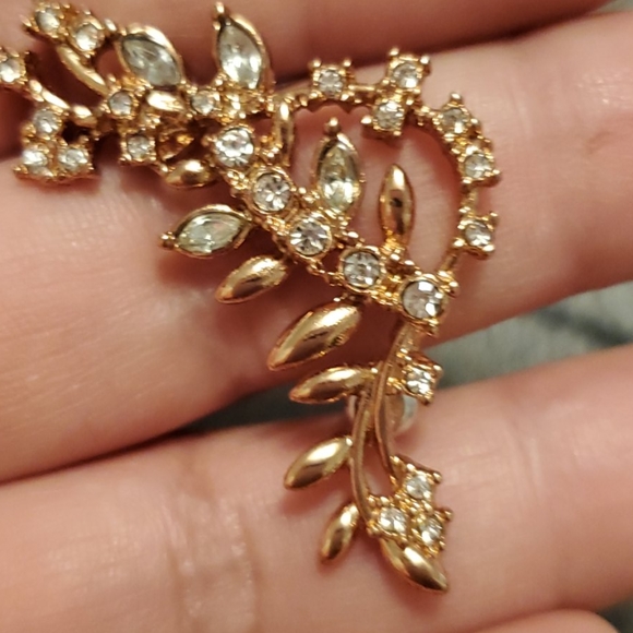 Rose Gold Brooch - Picture 3 of 4